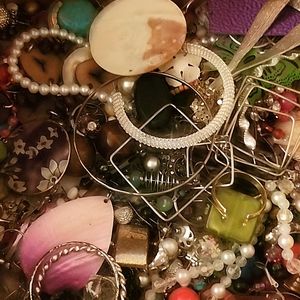1lb of mixed jewelry